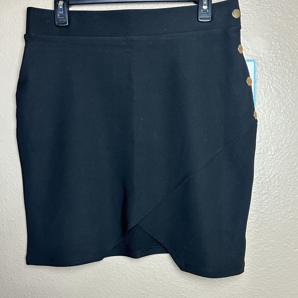 Cosmic Beauty Womans Size 1X Black Mini Skirt Gold Button Side Detail